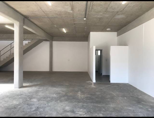300M² WAREHOUSE TO LET IN GLEN ANIL